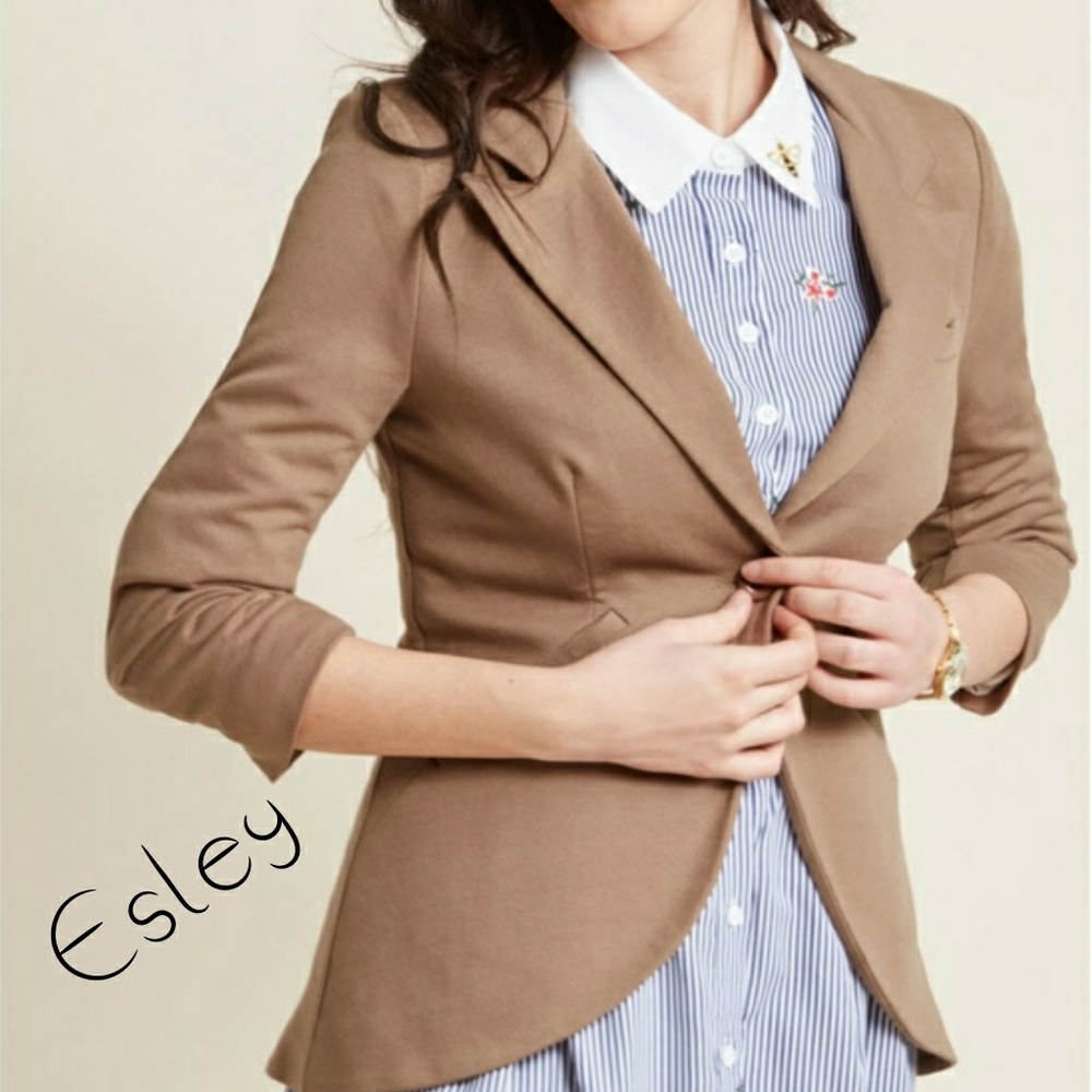 Esley Tan Scrunch Sleeve Blazer size M